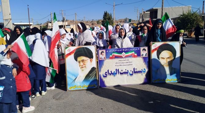 برگزاری راهپیمایی ۱۳ آبان ماه در شهر پهله 