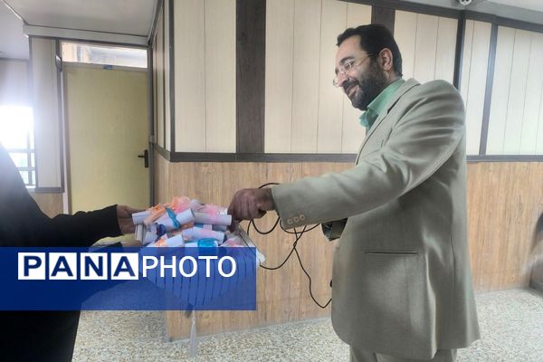 پاسداشت بزرگداشت حافظ شیرازی در اداره آموزش و پرورش ناحیه یک شهرری
