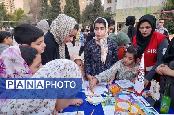 برنامه دورهمی شهروندی هم ساده‌ها در مجتمع مدرس شیراز 