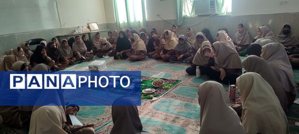 برگزاری مراسم سهشنبههای مهدوی در مدرسه فروغ رضوان