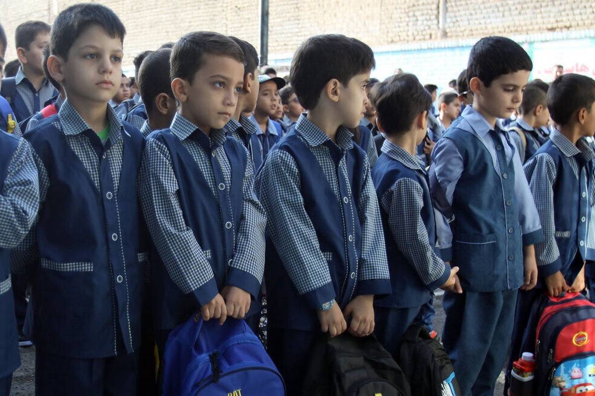۶۵ تولیدی مسئول دوخت لباس فرم دانشآموزان قم هستند