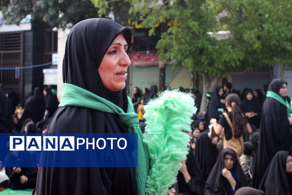 برپایی سفره حضرت رقیه(س) در زنجان