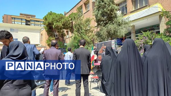 تجلی ایمان و تقوا در جوانان و نوجوانان عاشورای مدارس آموزش و پرورش منطقه۶ شهر تهران