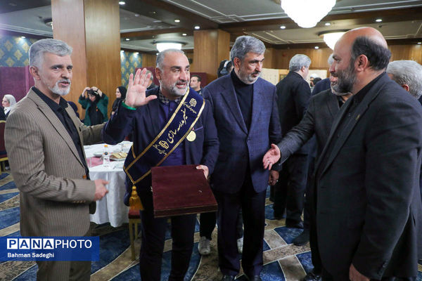 گردهمایی ورزشکاران در پویش ملی «به‌ساز مدرسه بساز مدرسه»