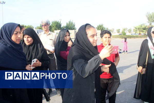 دانش آموزان بوشهر برای دیدار با رهبر انقلاب عازم تهران شدند 