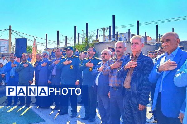 حضور پرشور دانش‌آموزان و فرهنگیان در راهپیمایی روز دانش‌ آموز در باشت 