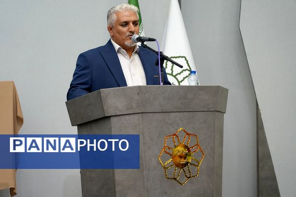 آیین رونمایی از دو اثر فاخر ادبی در شهرداری کهریزک 