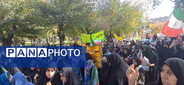 مشت هایی از نماد استواری و شجاعت 