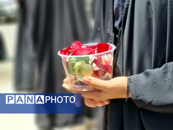 پرچم گردانی حرم مطهر امام رضا (ع) در دبیرستان دخترانه خدیجه کبری (س) ناحیه۴ اصفهان