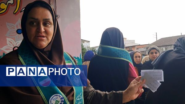 جلسه انتخابات انجمن اولیا و مربیان در دبستان شهید احمدپور قائمشهر