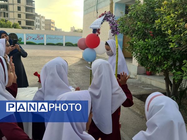 آیین افتتاحیه هفته «سفیران سلامت» در مدرسه شهید ابراهیم تنیده 