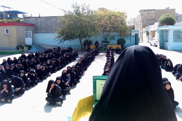 مراسم ولادت حضرت زینب و روز پرستار در دبیرستان فاطمیه