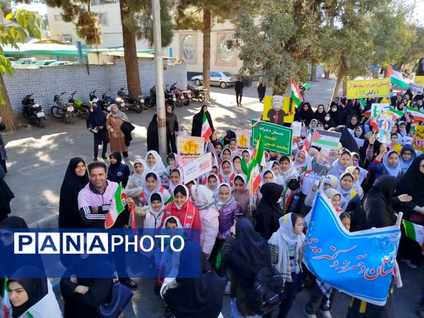 راهپیمایی 13 آبان با حضور حداکثری دانش آموزان در شهرستان نیشابور 