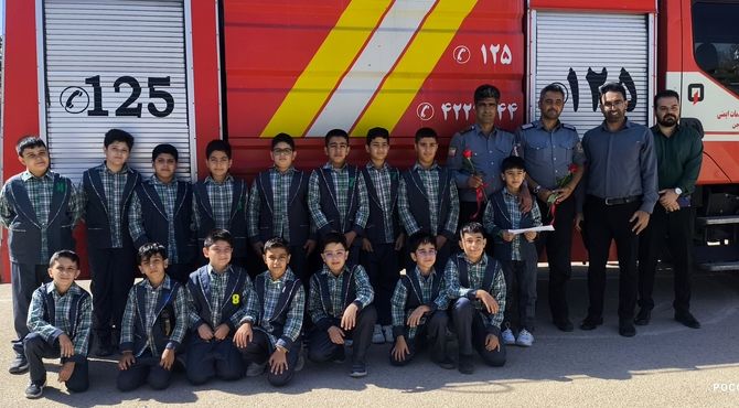 بزرگداشت روز آتش‌نشانی در دبستان فردوسی دوره دوم بروجن