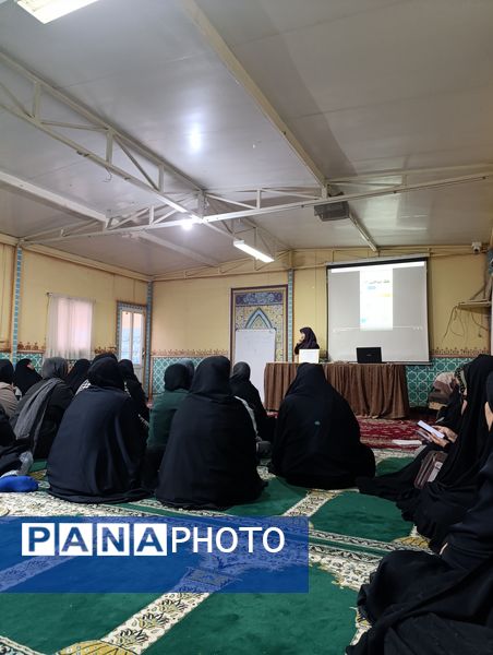 جلسه آموزش خانواده در دبیرستان میرزا جعفر سروقد مشهد مقدس 