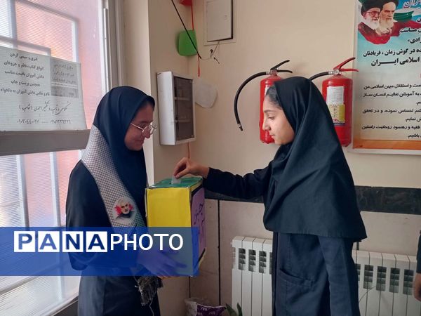 ساخت و راه‌اندازی بازی جعبه آرامش در مدرسه مادرمهربان خلیل آباد