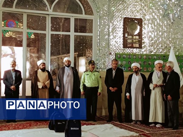 رزمایش مهر تحصیلی؛ اهدا ۲۰۰ بسته لوازم التحریر به دانش آموزان نیازمند