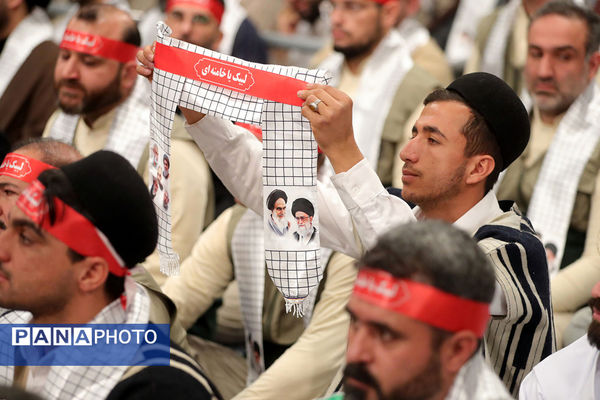 دیدار هزاران نفر از بسیجیان با رهبر معظم انقلاب