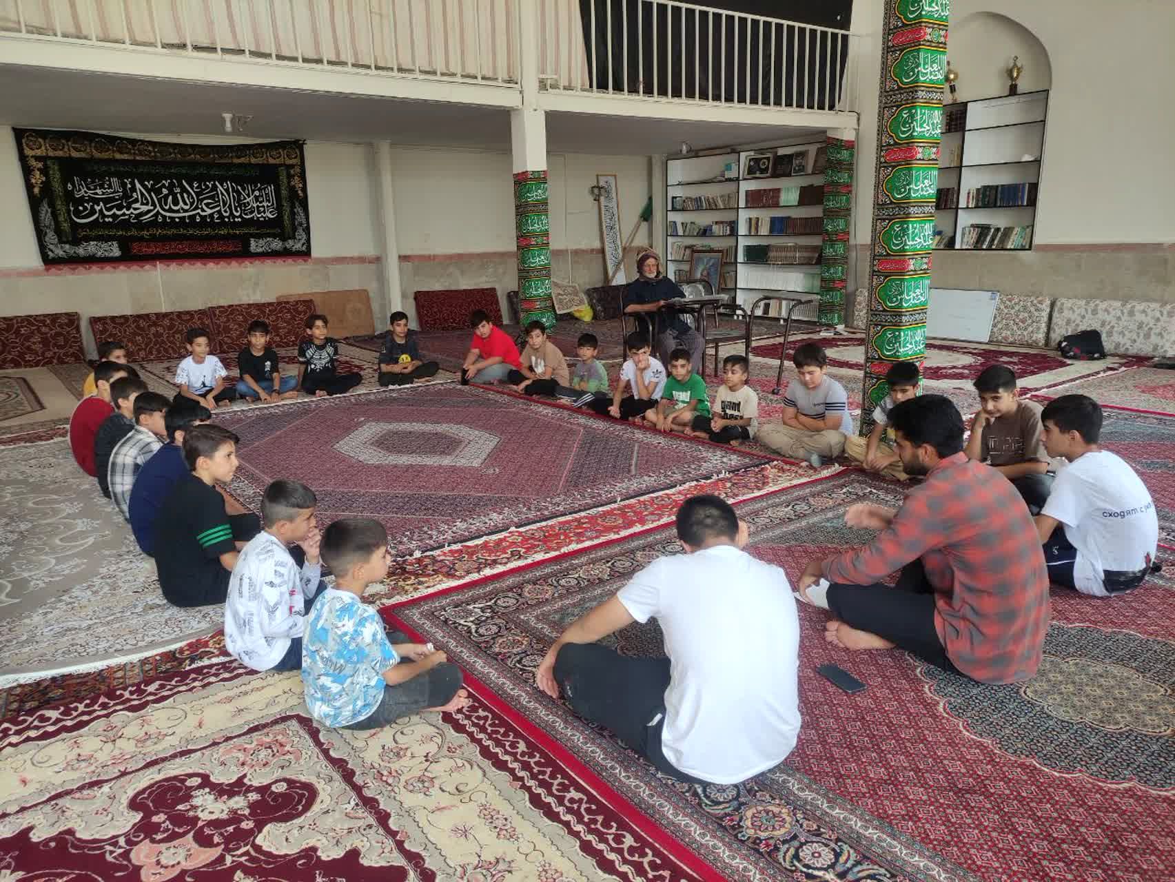 کلاسهای قرآن کریم در مسجد امام علی (ع) دهمحسن