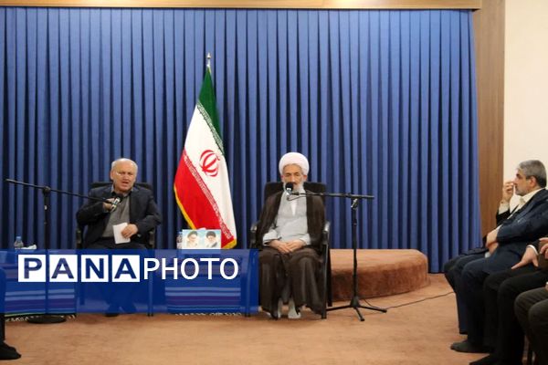 دیدار مدیران اجرایی مازندران با نماینده ولی‌ فقیه