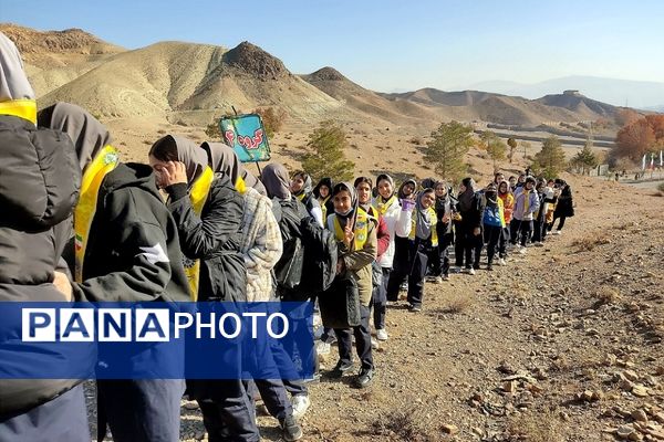 اعزام دانش آموزان شهرستان ورامین به اردو یک روزه تمشک