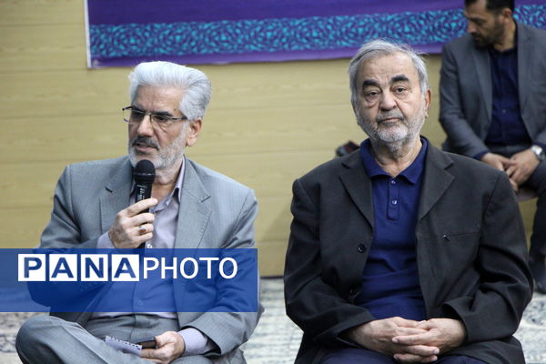 نشست اصحاب رسانه با نماینده ولی فقیه در یزد