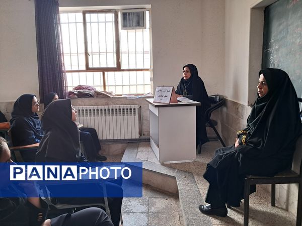  طرح کنترل  آسیب‌های اجتماعی در دبیرستان فاطمیه