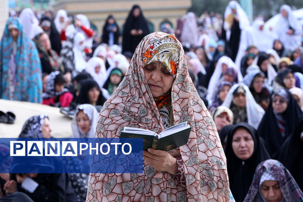 اقامه نماز عید فطر به امامت رهبر انقلاب اسلامی