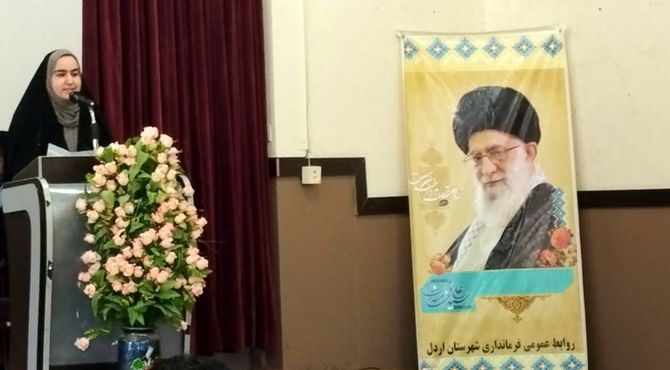 دکلمه خوانی خبرنگار پانا در جلسه شورای اداری شهرستان اردل 