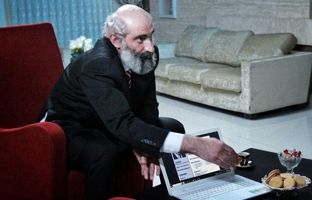 از پشت میکروفن تا جلوی دوربین؛ امیر خانزاده و مسیر عاشقانه‌ای که از خبر شروع شد