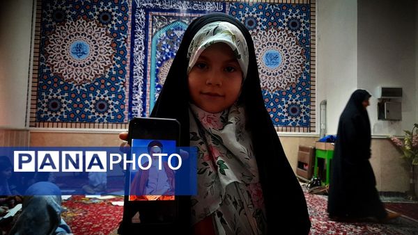 برگزاری نماز جمعه وحدت‌آفرین نظرآباد با رونمایی کتاب قرآنی و ارائه خدمات فرهنگی و معیشتی در مصلی نظرآباد