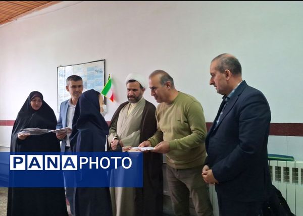 هم صدایی قلم و رنگ در پاسخ به پرسش مهر