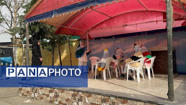 شکوفه های لبخند در آموزشگاه شاهد فرهنگ پیشوا؛ جشن روز دختر با رنگ شادی و هدیه