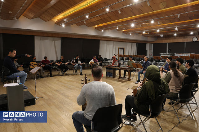 تمرین ارکستر سازهای ایرانی با عنوان «راهی بزن»