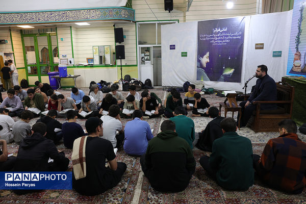 اعتکاف دانش‌آموزی در مسجد جامع امام جعفر صادق(ع) اقدسیه