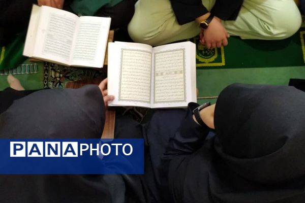 محفل انس با قرآن در دبیرستان معارف ناحیه ۴ شیراز 