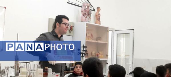 بازدید دانش آموزان دبستان پسرانه فضیلت از پژوهشسرای رازی 