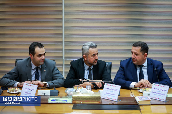 نشست مشترک وزیر آموزش و پرورش ایران و وزیر آموزش، علوم، فرهنگ و جوانان ارمنستان
