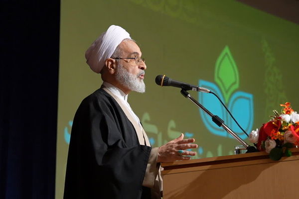 اعرافی: حوزه علمیه با نوآوری تبلیغی در مسیر پیشرفت حرکت می‌کند