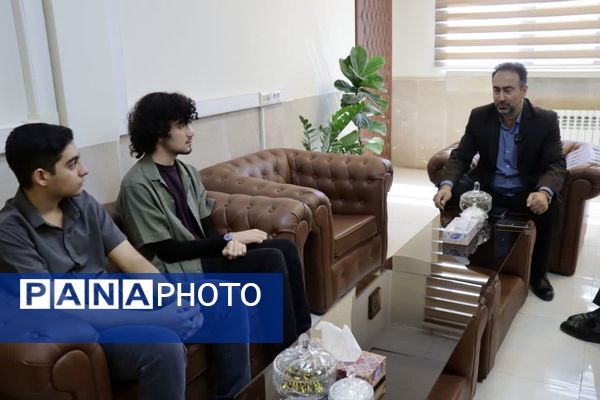 دیدار رتبه برتران کنکور سراسری با مدیرکل آموزش‌وپرورش استان البرز
