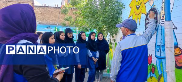 برگزاری مسابقات دارت در مدرسه شهید احمد خاقانی شیروان