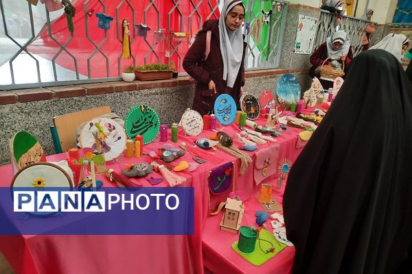 برگزاری نمایشگاه عفاف و حجاب و مشاغل در مدارس ناحیه دو شهرری 