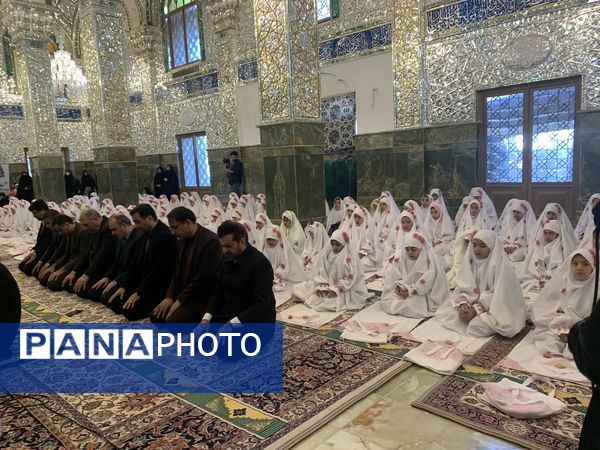 جشن تکلیف دانش آموزان دختر در حرم حضرت زینب (س)