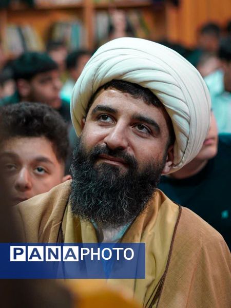 جلوه‌ای از اعتکاف دانش‌آموزی در مسجد امام علی‌بن‌ابی‌طالب (ع)