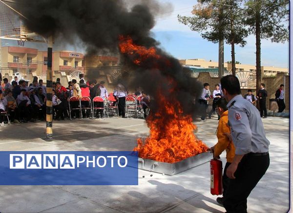 آیین نکوداشت هفته پدافند غیرعامل با شعار تدبیر امروز، امنیت فردا در سمنان