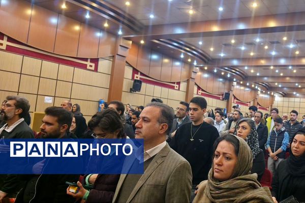 آیین تجلیل از ۷۰ رتبه برتر و ۱۸ مقام برتر یازدهمین جشنواره خوارزمی