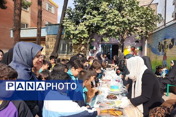 جشنواره غذا برای کمک به مردم فلسطین و لبنان در ناحیه دو شهرری 