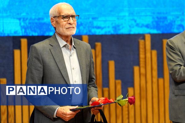 آیینه‌ تلاش کارمندان دانشگاه فردوسی مشهد(۲)