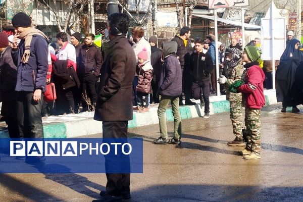 پاسخ حماسی مردم انقلابی فاروج به استکبار جهانی با حضور در راهپیمایی ۲۲بهمن 