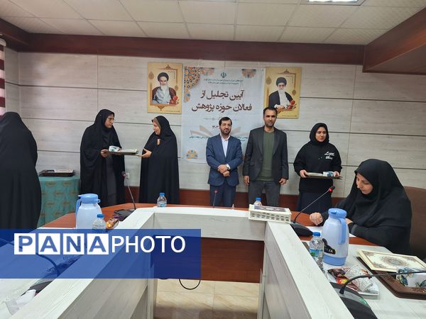 مراسم تقدیر از دانش‌آموز پژوهنده و فناور برتر کشوری و استانی ملارد 